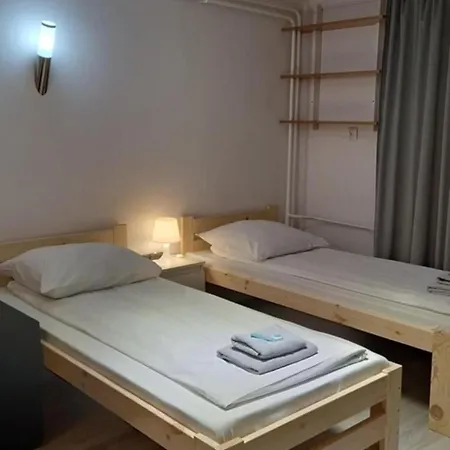 Etna 2 - Parter- , Chrobrego *